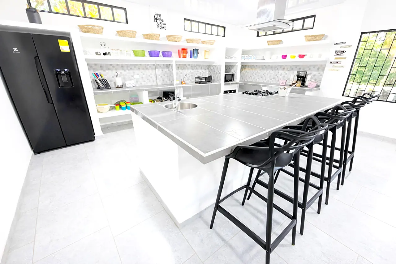 Cocina equipada con isla