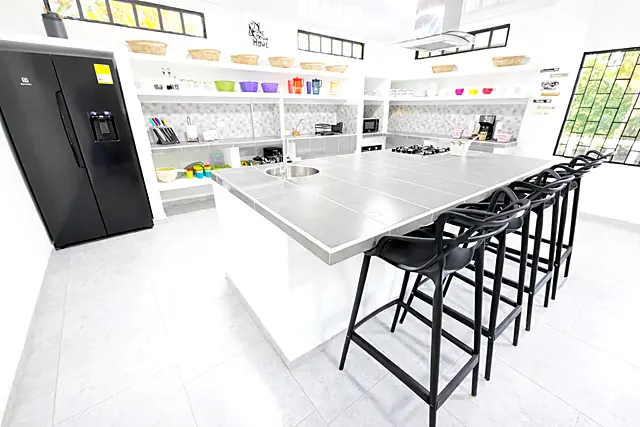 Cocina equipada con isla